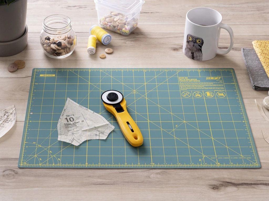 Olfa Fabric Cutting Kit in Yellow