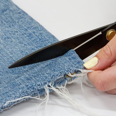 Nifty Notions - The Ultra Sharp 10" Scissors